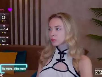 holl1would from Chaturbate
