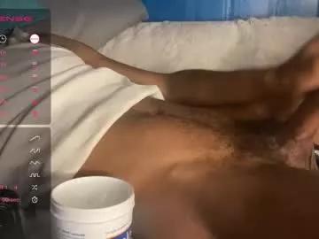hottee1992 from Chaturbate