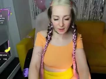 izzyholly from Chaturbate