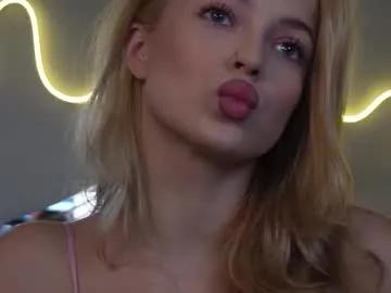kelly_peachpiee from Chaturbate is Freechat