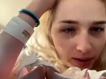 kikig535 from Chaturbate