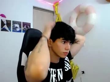 Kiss_whitee from Chaturbate