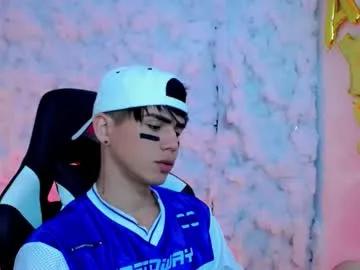 Kiss_whitee from Chaturbate