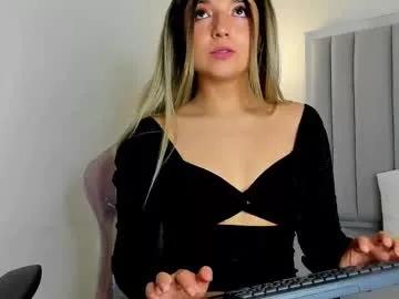 lara_crofftt from Chaturbate