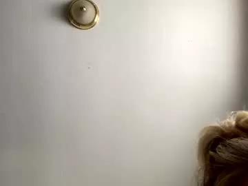 lilmissvalentin395 from Chaturbate