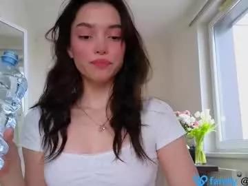lilyewing_ from Chaturbate