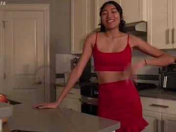 littlemiss_kira from Chaturbate