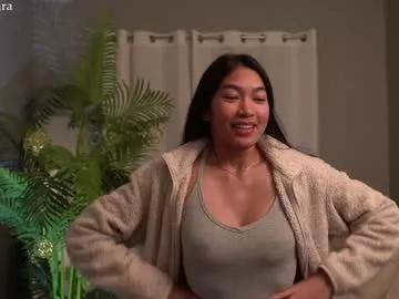 littlemiss_kira from Chaturbate