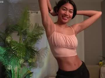 littlemiss_kira from Chaturbate