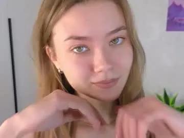 lovelylittlekiki from Chaturbate is Freechat