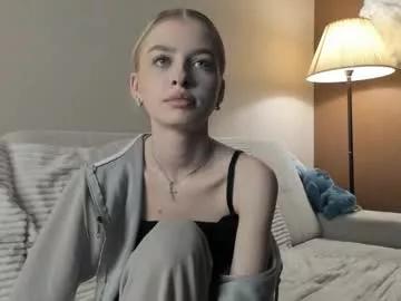 lunnadew from Chaturbate