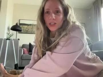 luxlovely111 from Chaturbate