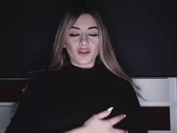 mayadelevinnge from Chaturbate