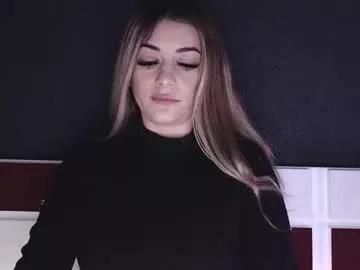 mayadelevinnge from Chaturbate