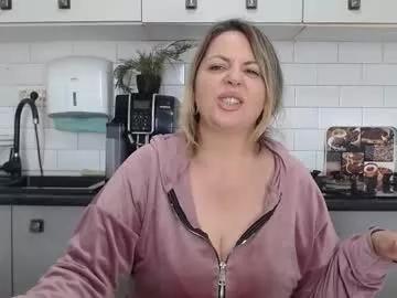 mojjo_erika from Chaturbate