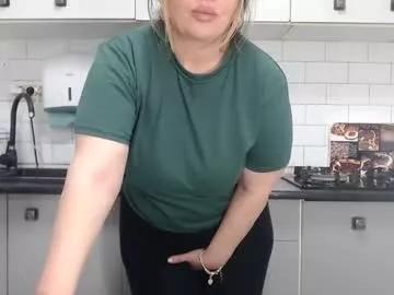 mojjo_erika from Chaturbate