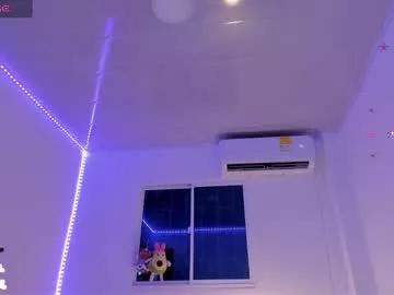 molly_g18 from Chaturbate