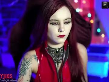 nelle_ from Chaturbate
