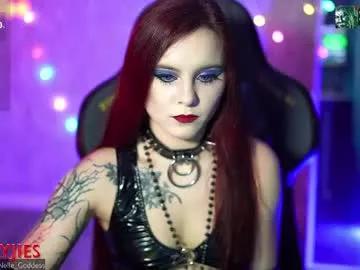 nelle_ from Chaturbate