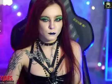 nelle_ from Chaturbate