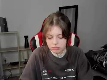 nellysunrise_1 from Chaturbate