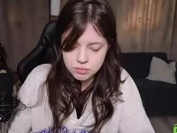 nellysunrise_1 from Chaturbate