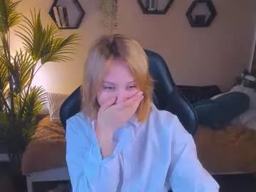 polly_shy from Chaturbate