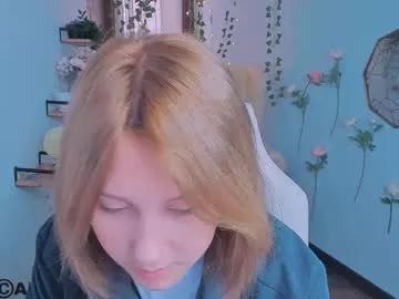 polly_shy from Chaturbate