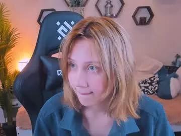 polly_shy from Chaturbate