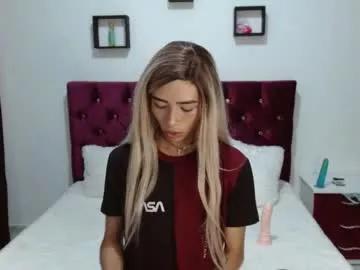 pupi_wolf from Chaturbate