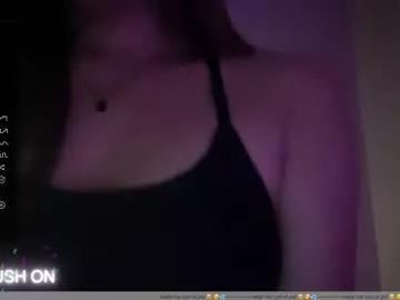 purplelexi27 from Chaturbate