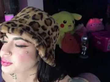 queenlamia from Chaturbate