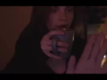 running_with_the_wolves from Chaturbate