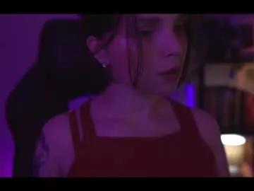 running_with_the_wolves from Chaturbate