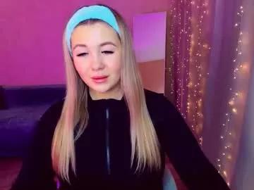 sarahmils from Chaturbate