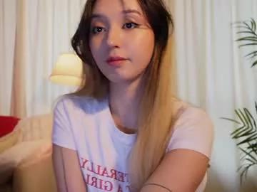 sarasuo model from Chaturbate