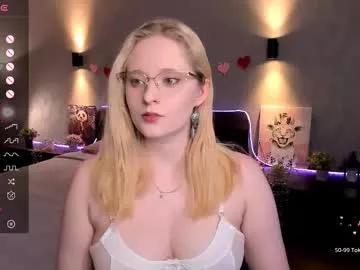 sheslinki from Chaturbate