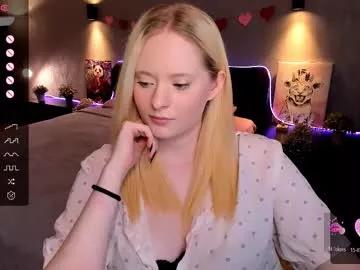 sheslinki from Chaturbate