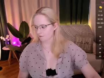sheslinki from Chaturbate