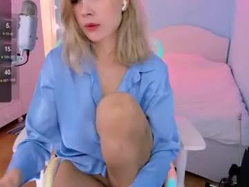 sleepy_moony from Chaturbate