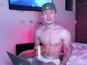 stronghardlatino from Chaturbate is Freechat