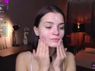 synne_glows from Chaturbate