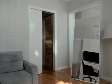 wellicaren from Chaturbate