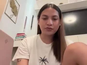 xxjulielovesyouxx from Chaturbate is Freechat