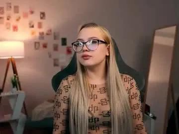 yourjullymoon from Chaturbate is Freechat