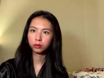yoursweetestkiwi model from Chaturbate