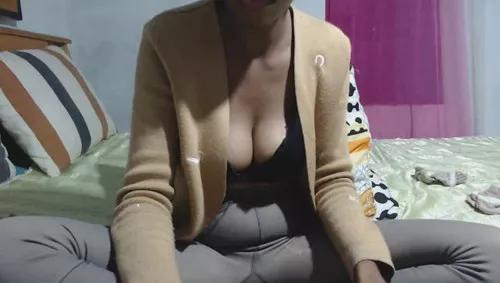 Hloves webcams show profile image 