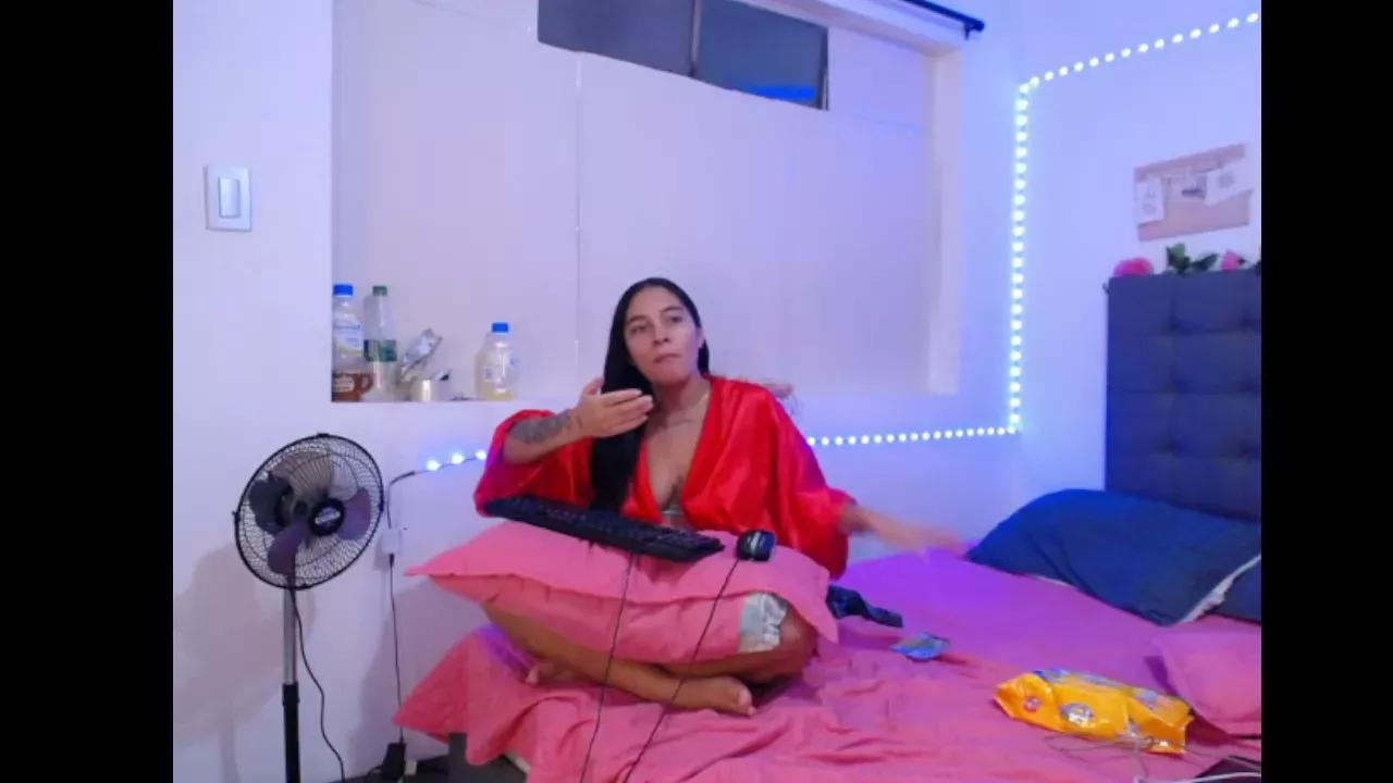 Isabelandmia webcams show profile image 