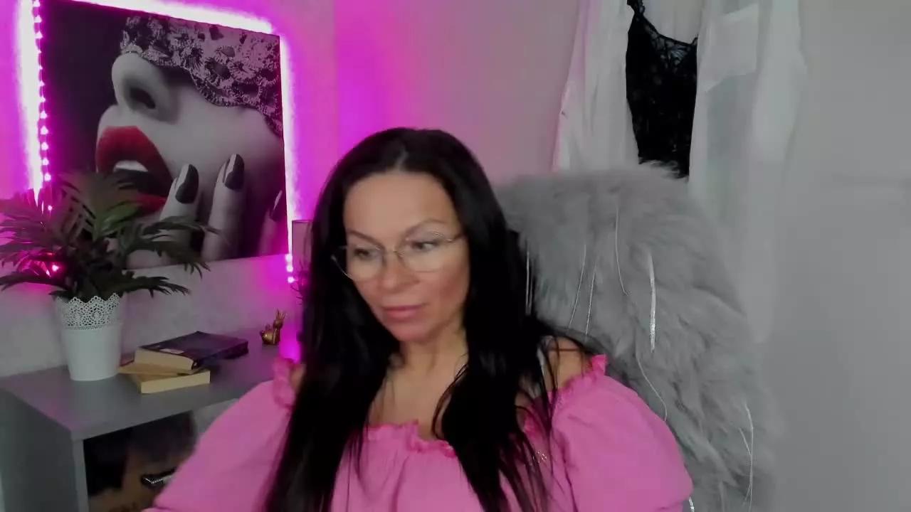 HelenTasty from Streamray
