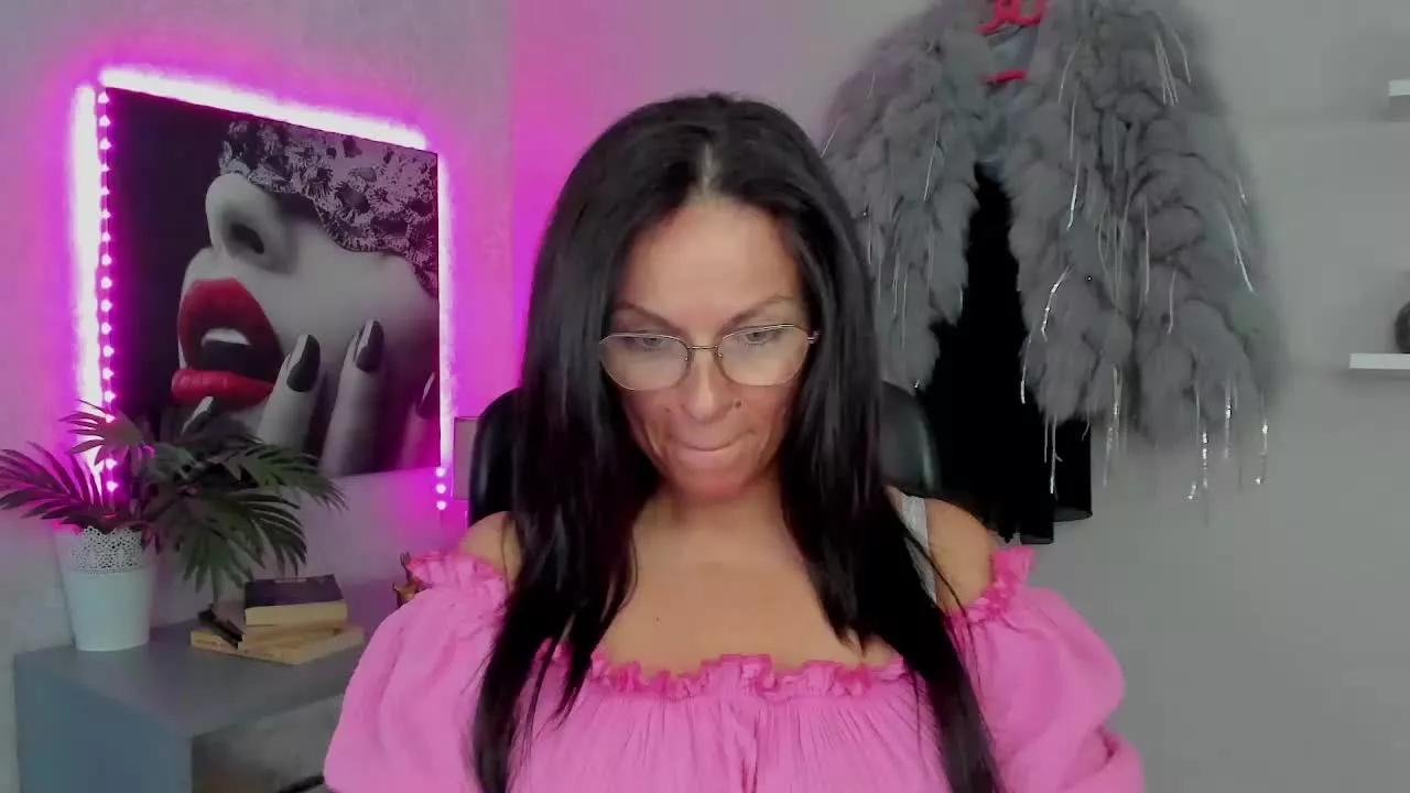 HelenTasty from Streamray